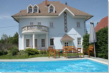 Villa Neitzer Sifok (Plattensee) mit privat pool (schwimmbad) - Das Haus von dem Pool